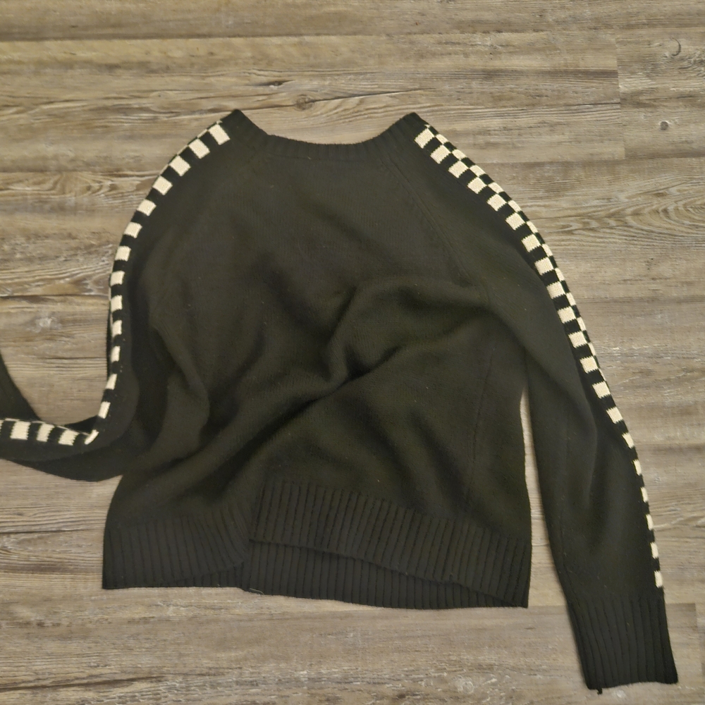 Nintendo 64 Black Sweater - Picture 3 of 3